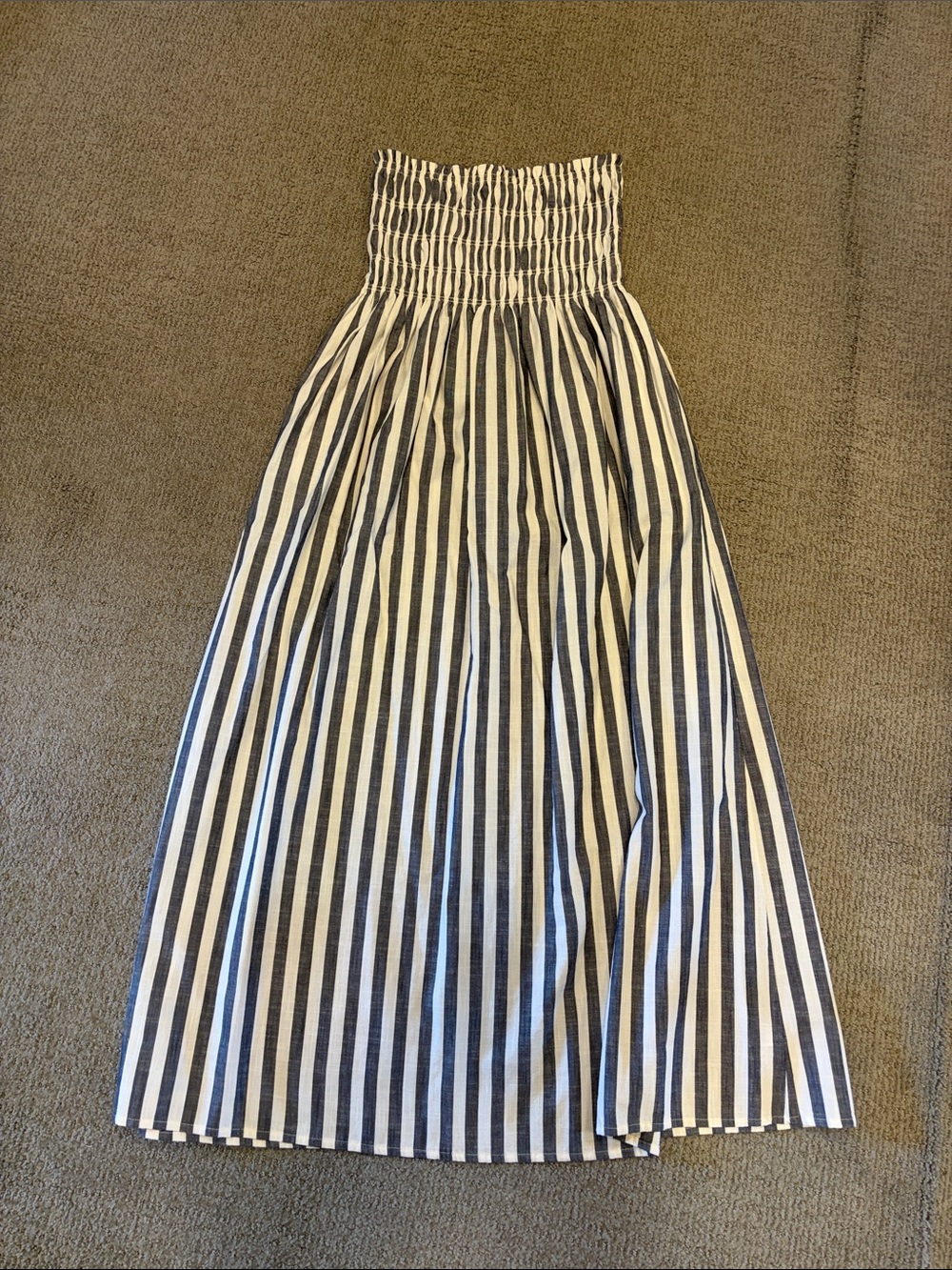 Universal Thread Black and White Vertical Stripe Smocked Maxi Dress size XS